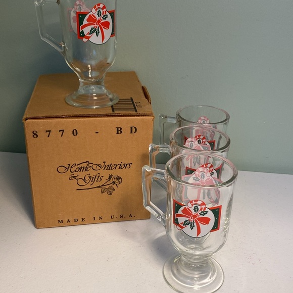 Vintage Home Interiors& Gift  Christmas Mugs Set of 4 - Picture 3 of 8